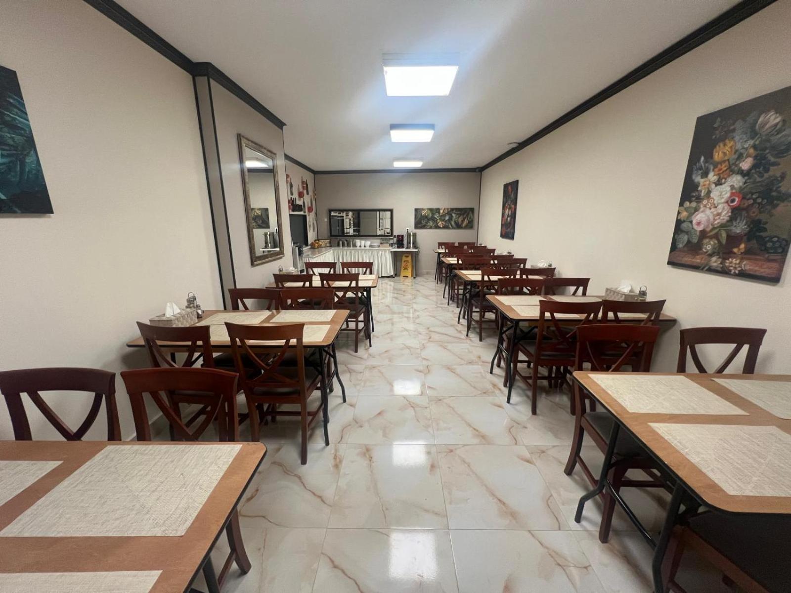 Hotel Reina Bucarest Extérieur photo
