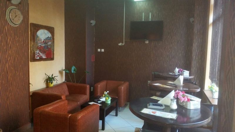 Hotel Reina Bucarest Extérieur photo