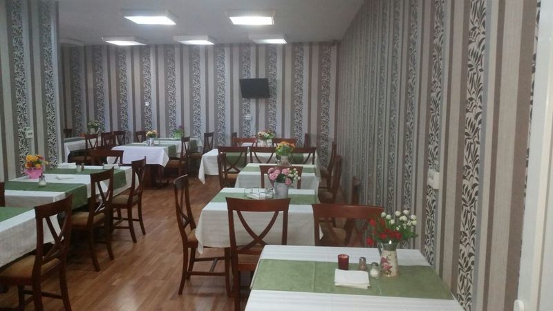 Hotel Reina Bucarest Extérieur photo