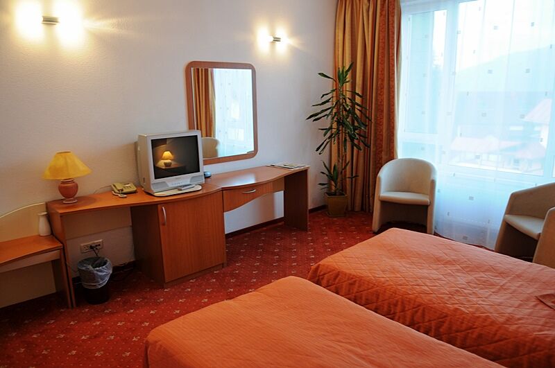 Hotel Reina Bucarest Extérieur photo