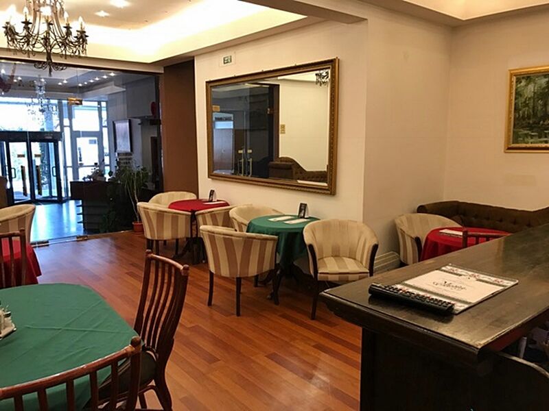 Hotel Reina Bucarest Extérieur photo